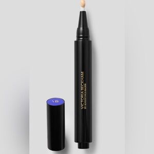 Victoria Beckham Beauty x Augustinus Bader Concealer Pen FL2